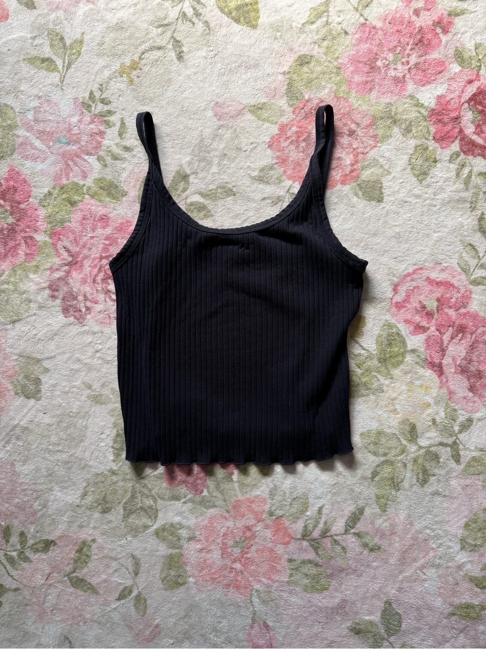 Old Navy Black Ribbed Camisole Cropped Spaghetti Strap size L scalloped edge